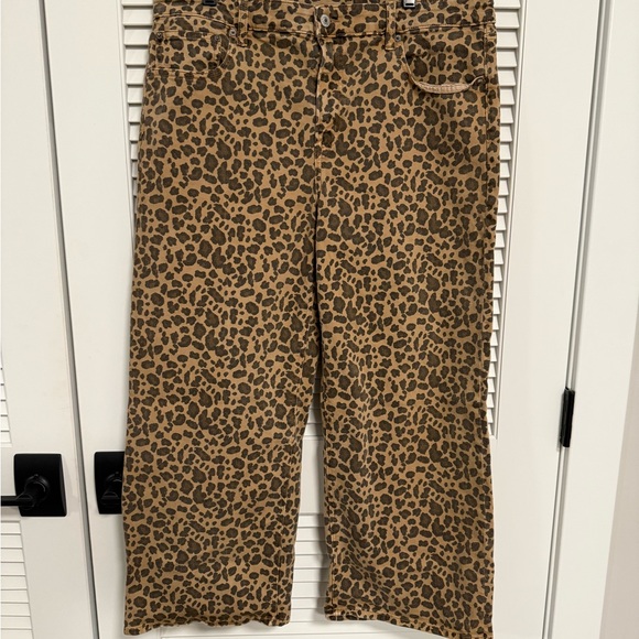 American Eagle Outfitters Denim - American Eagle Stovepipe Leopard Print Jeans